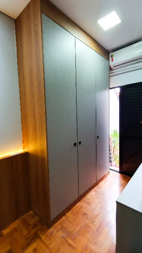 Foto guarda-roupa de três portas planejado